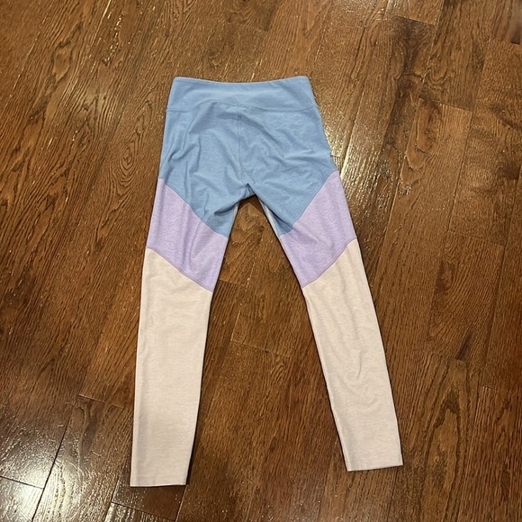 Outdoor Voices Springs Leggings in Lilac - Size Medium - Picture 2 of 4